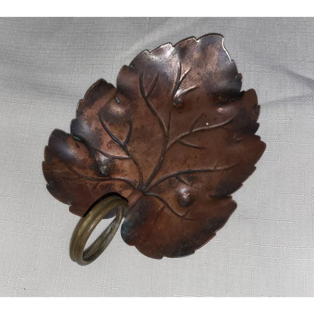 Cute‎ Metal Leaf Tray / Decoration